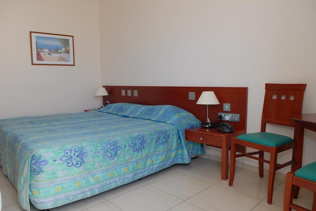 Iris Beach Hotel Protaras Pokoj fotografie