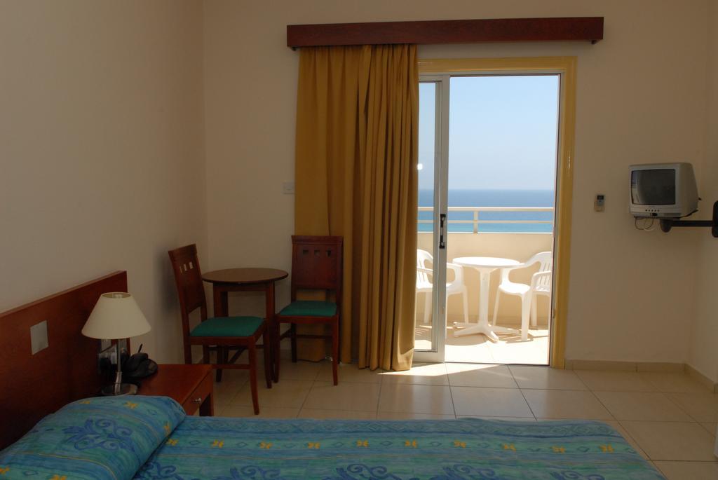 Iris Beach Hotel Protaras Pokoj fotografie